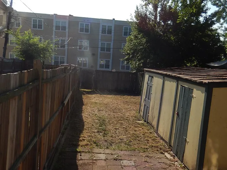 105 S Pine St — Photo 28