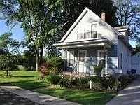 392 Montrose St photo 1