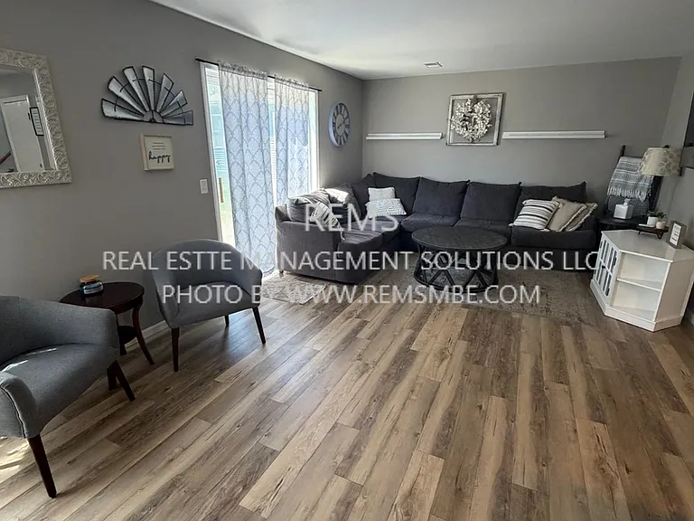 815 Island Ct #1 — Photo 6