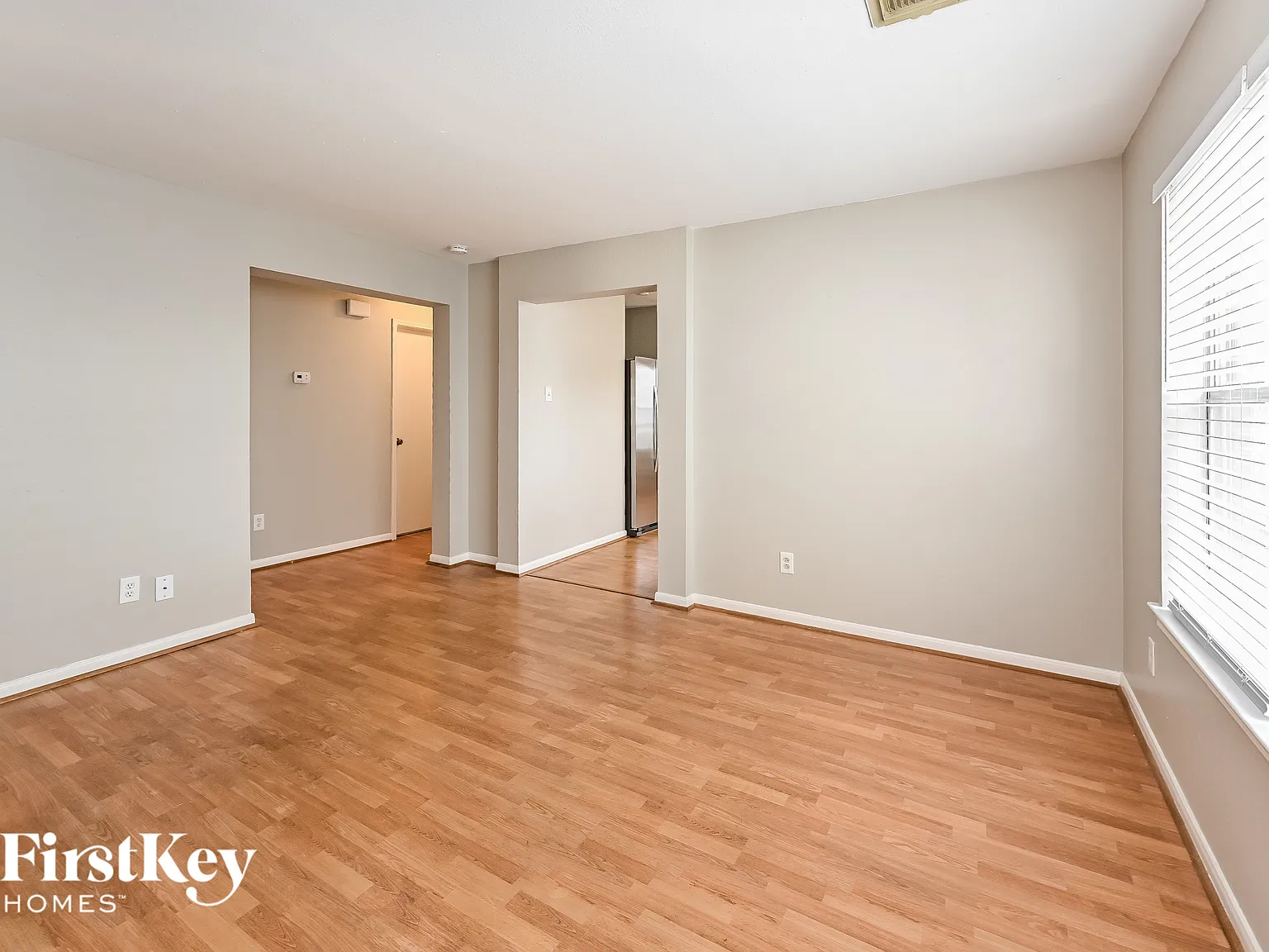 3 bed, 2.0 bath, 1385 sqft, $1,970 — Photo 2