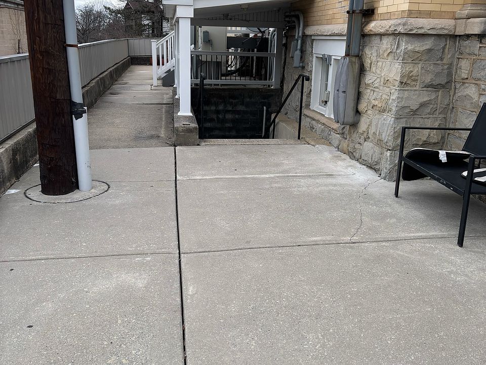 Entrance from streetside