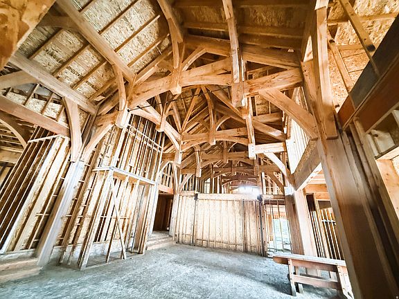 4th image of 72 E 400 S