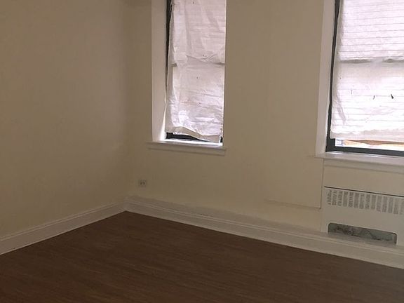 4th image of 500 W 235th St APT Lg