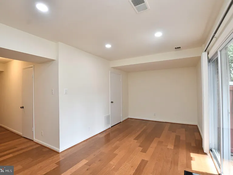 7733 Trevino Ln — Photo 17