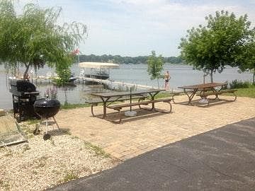 Diamond Lake facing patio