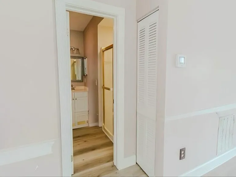 670 Riverwalk Dr #204 — Photo 7