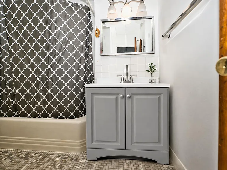 6161 N Hoyne Ave #214 — Photo 9