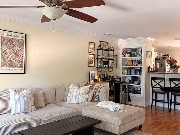 3rd image of 1855 Candlewood Ct Unit 211