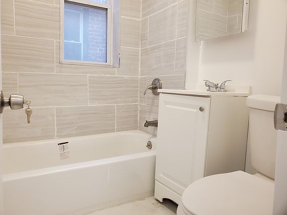 3rd image of 384 Bergen Ave #3E