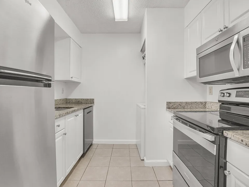 1341 SE 3rd Ave #112