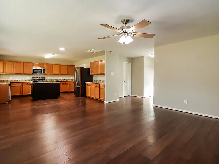 4601 Clemwood Ln — Photo 6