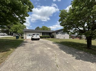 900 Brenda Dr, Pulaski, TN 38478