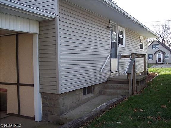 2nd image of 874 Cleveland Ave