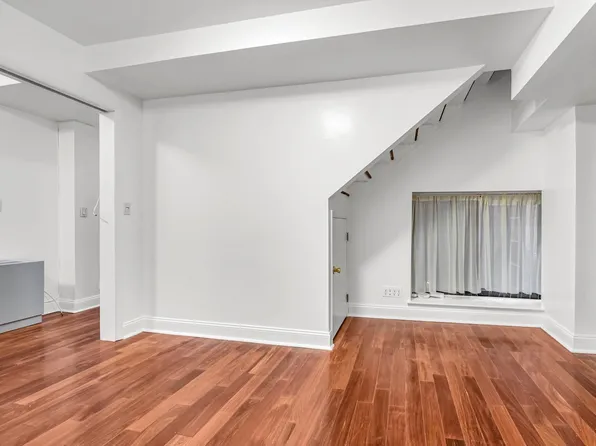 77 Bleecker Street image 16 of 27