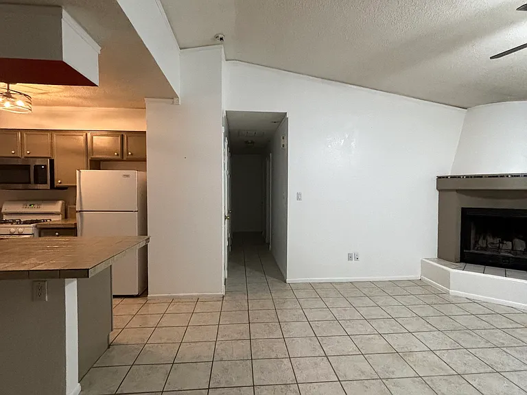47 Roberts Dr — Photo 8