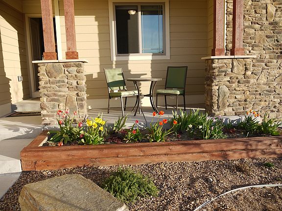 Annual/Perennial Garden Bed
