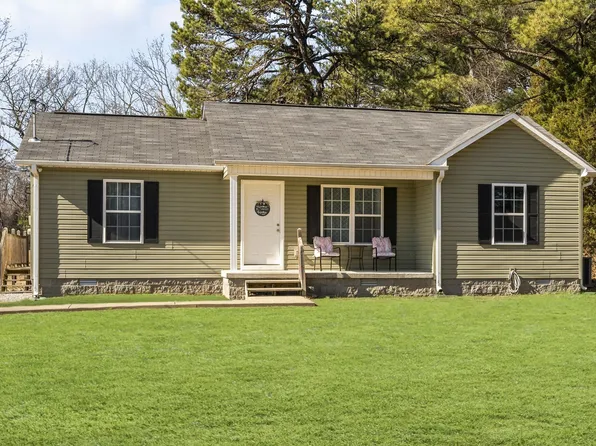 914 Deason Rd, Burns, TN 37055