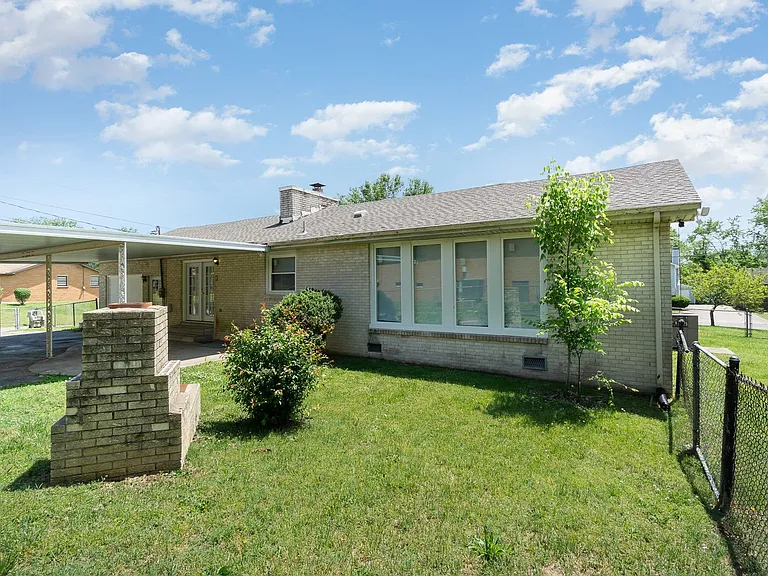 3817 Augusta Dr — Photo 15
