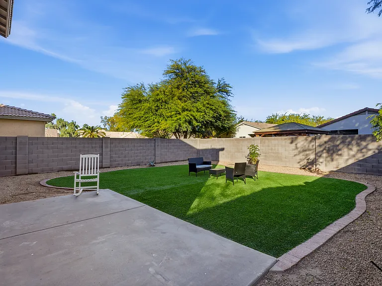 220 W Beechnut Pl — Photo 39