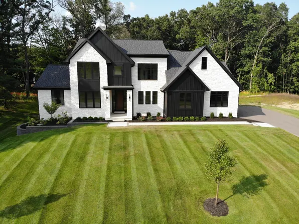 7825 Venice Ct #3, Brighton, MI 48116