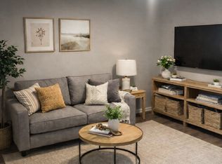 36986 Division Rd APT 5, Richmond, MI 48062