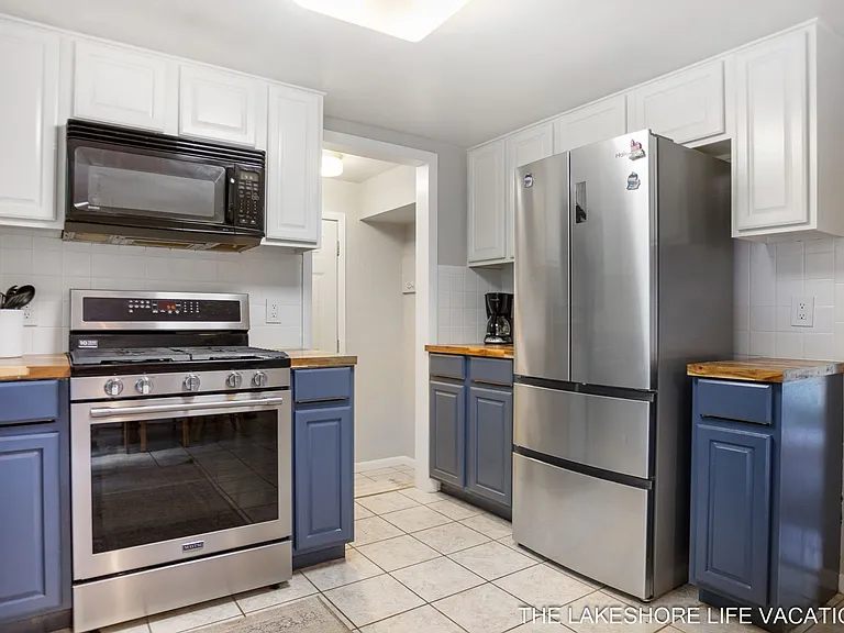 429 S Lakeshore Dr — Photo 5