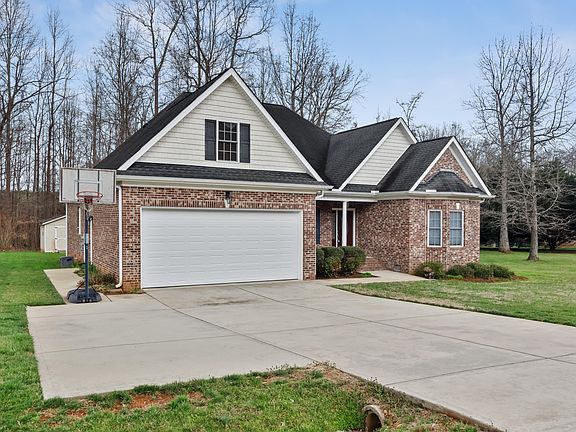 4th image of 2241 Rock Bridge Dr
