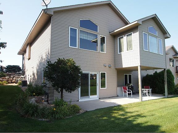 3rd image of 506 Independence St NE