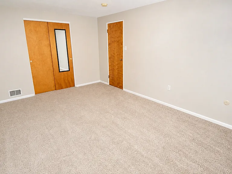 324 Noll Ave — Photo 6