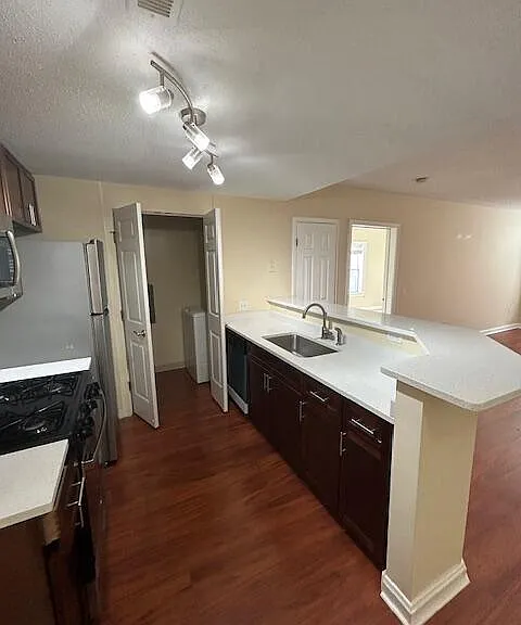 488 Bedford St #308 — Photo 1