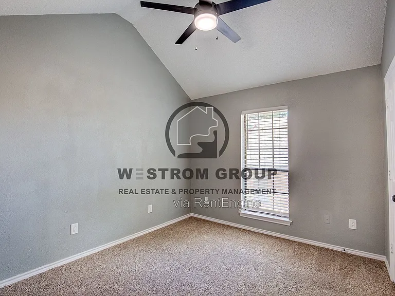 3914 Meadow Dr — Photo 32