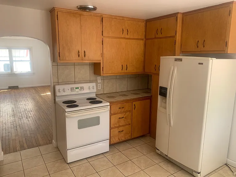 1330 Elm Ave — Photo 8
