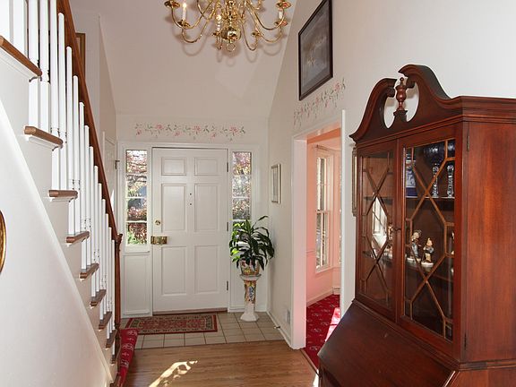 2 Story Foyer view to Entry