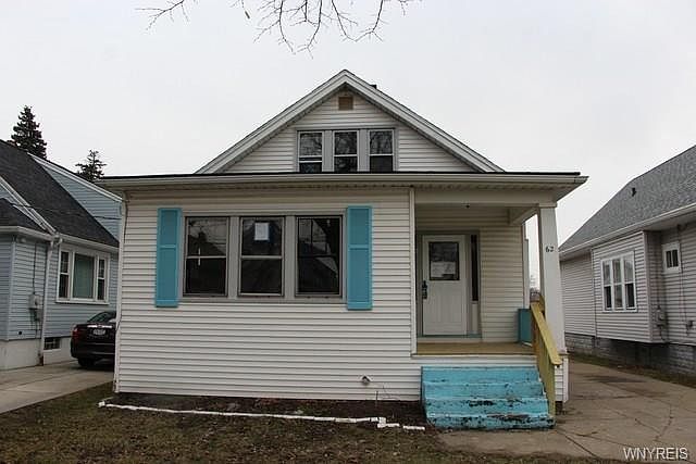 1st image of 62 Carlyle Ave