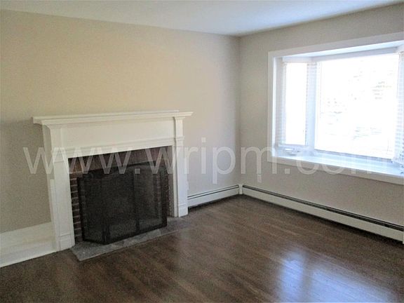 2nd image of 338 Hazelwood Pl