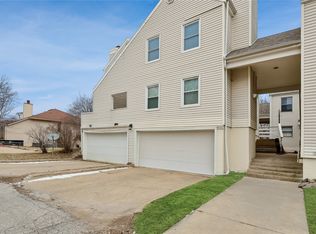 5247 Dakota Dr, West Des Moines, IA 50265