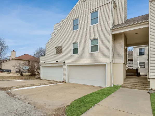 5247 Dakota Dr, West Des Moines, IA 50265