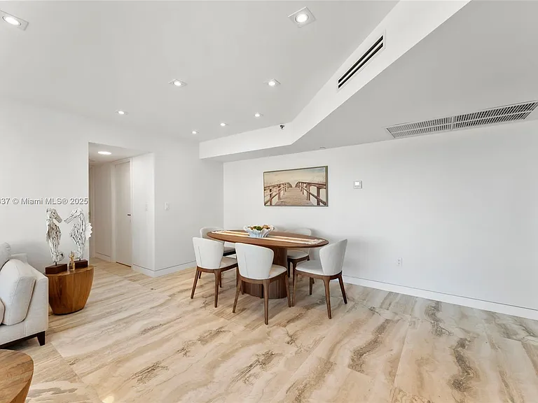 5900 Collins Ave #604 — Photo 15