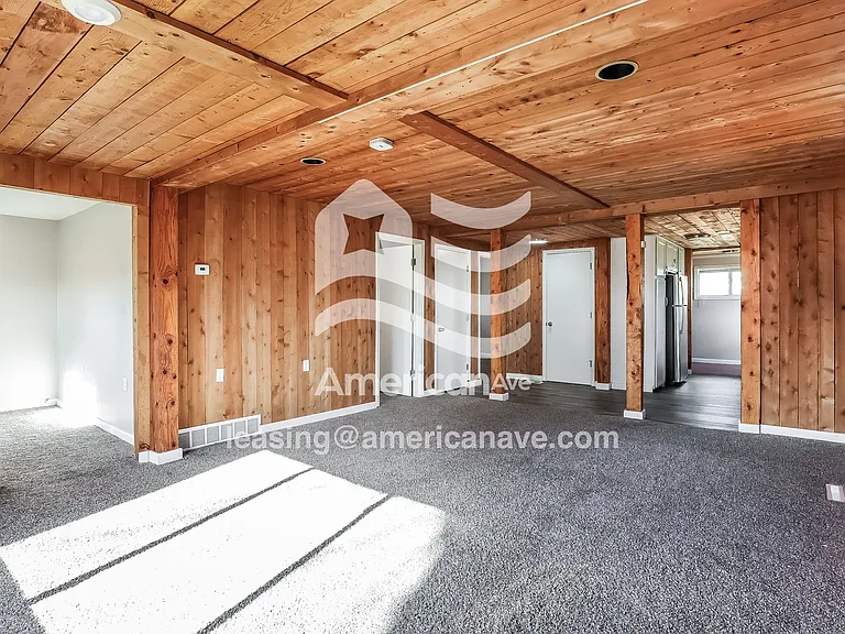 898733_002_wm_-_living_room_13556641.jpg