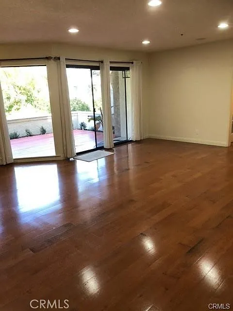 2 bed, 1130 sqft, $3,950 — Photo 3