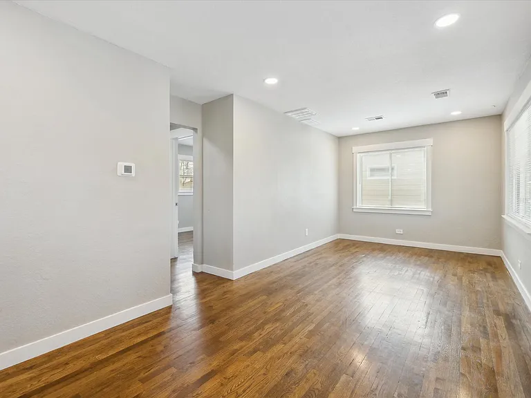 2060 S Irving St — Photo 5