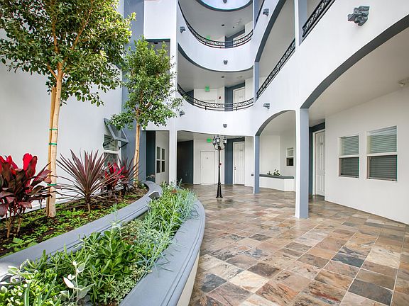 4th image of 1824 S Beverly Glen Blvd