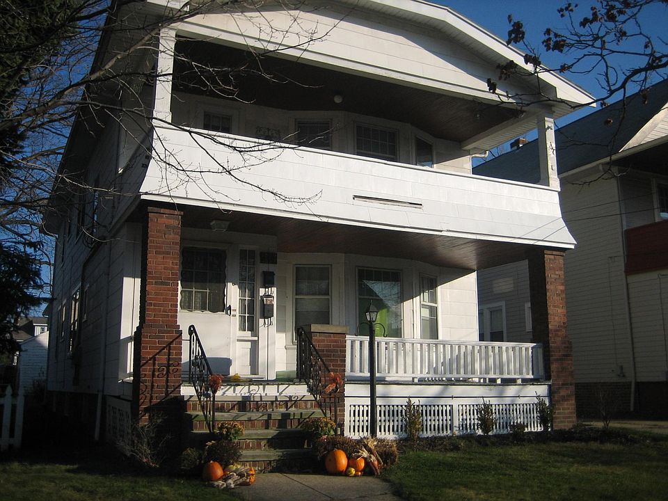1st image of 1579 Larchmont Ave