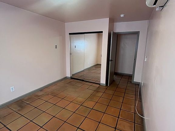 4th image of 728 Glenoaks Blvd