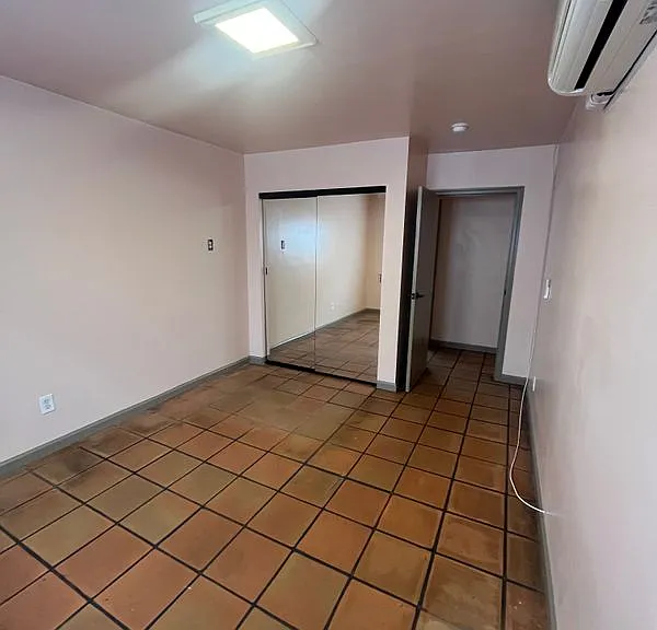 728 Glenoaks Blvd — Photo 4