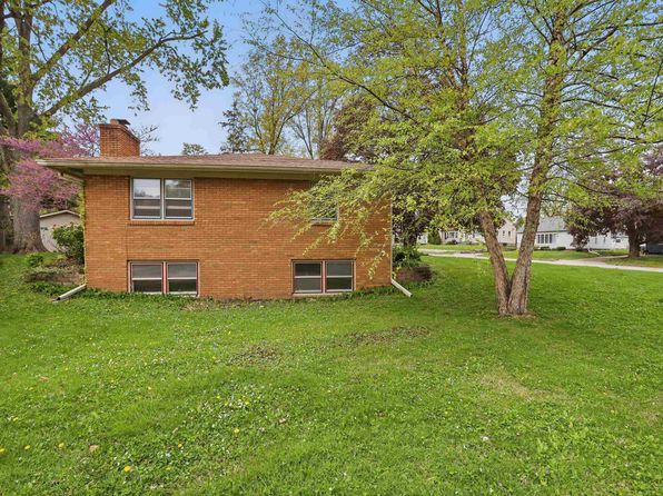 2521 Jersey Ridge Rd, Davenport, IA 52803