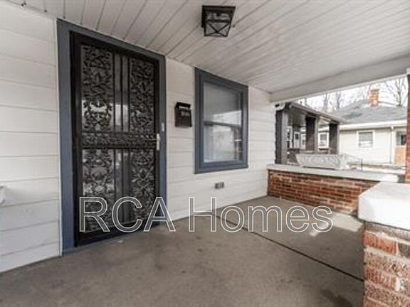 2nd image of 2504 Boulevard Pl