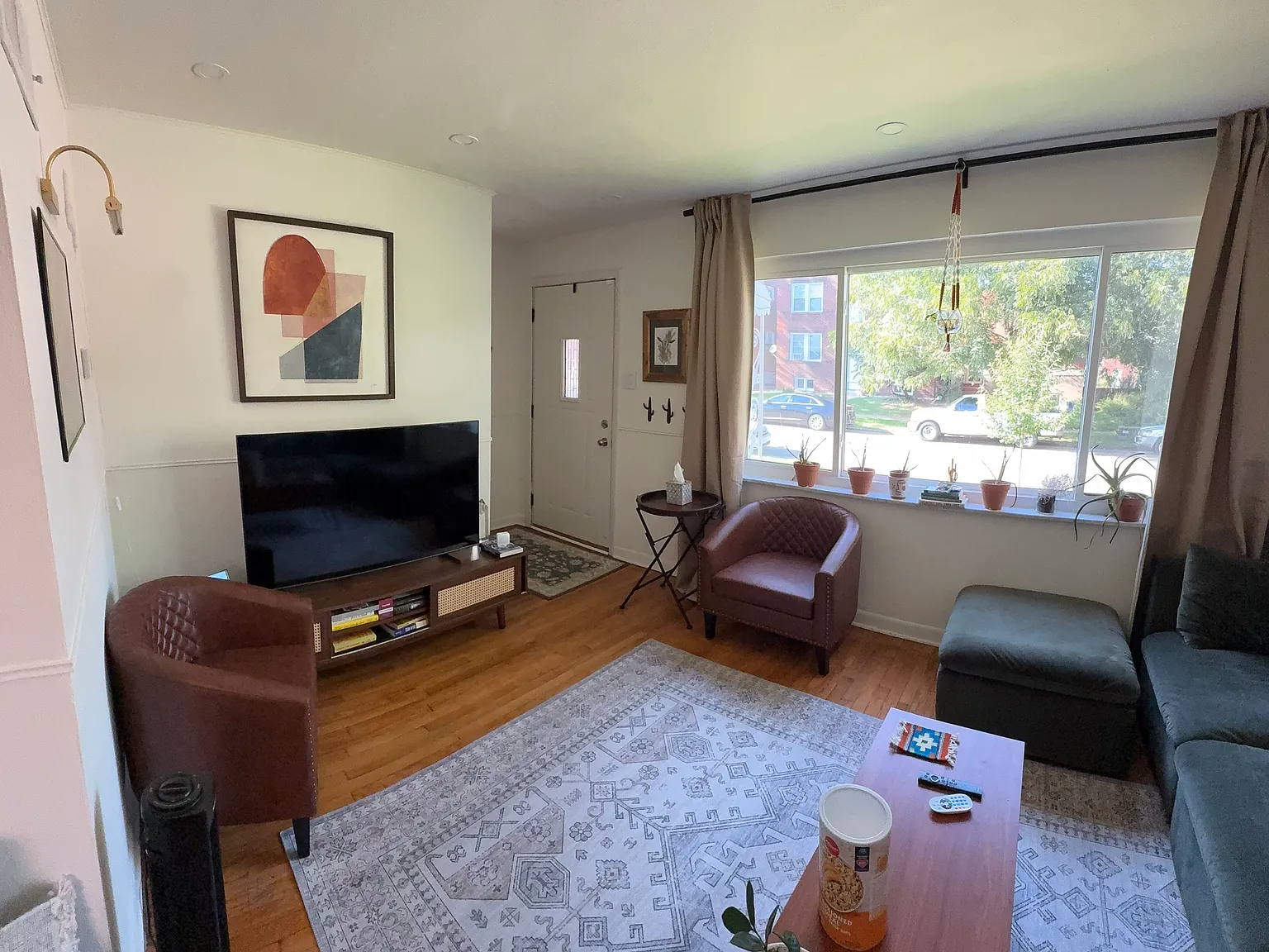 2 bed, 779 sqft, $2,000 — Photo 2