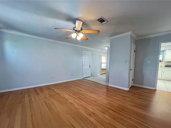 3rd image of 2716 Pritchard Rd