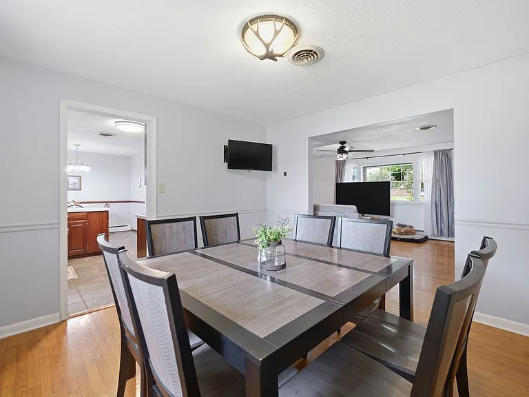 173 Colonial Dr #A — Photo 12